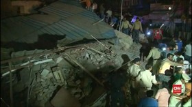 VIDEO: Pencarian Korban Hotel Runtuh di India, 10 Orang Tewas
