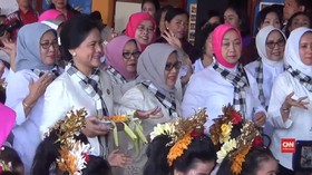 VIDEO: Aksi Ibu Negara Menari Pendet Bersama Murid TK