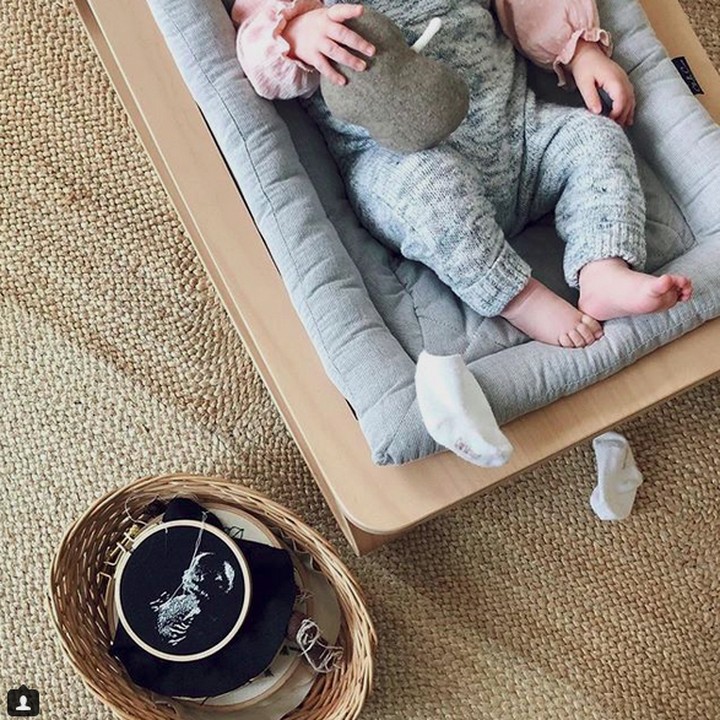 <p>Sebelumnya, Veselka memang udah biasa bikin sulaman dengan motif tanaman. Hmm, keren ya hasil karya Bunda Veselka. (Foto: Instagram/ @catchtheinspiration)</p>