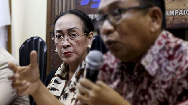 MUI menyebut sudah ada rasa penistaan dalam puisi Sukmawati karena umat sudah tersinggung. Sukmawati itu pun dituntut minta maaf segera.