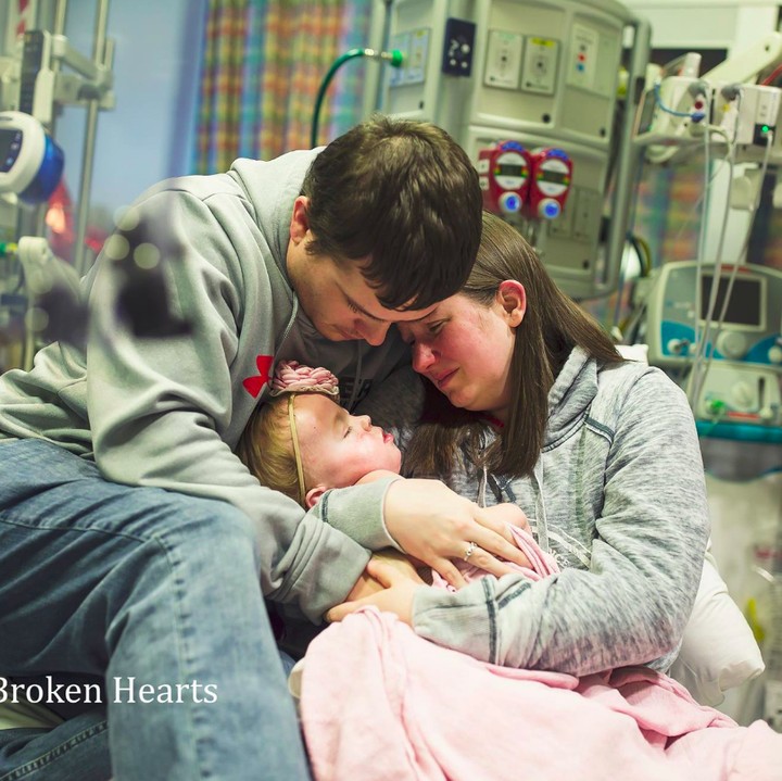 <p>Dengan foto ini Suha berharap awareness masyarakat soal penyakit jantung bawaan bisa bertambah. (Foto: Facebook/ World of Broken Heart)</p>