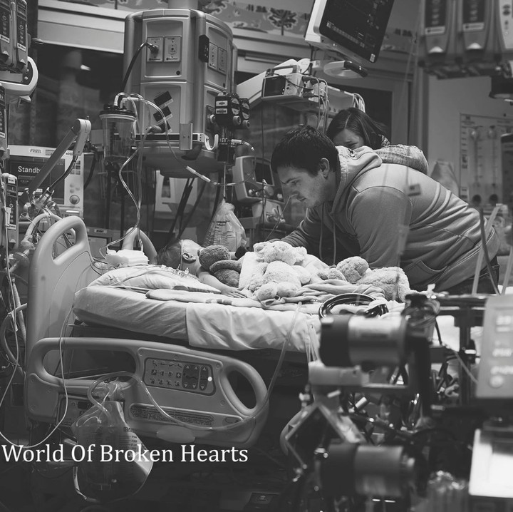<p>Momen emosional saat kepergian Addy ini diabadikan oleh seorang fotografer bernama Suha Dabit. (Foto: Facebook/ World of Broken Heart)</p>
