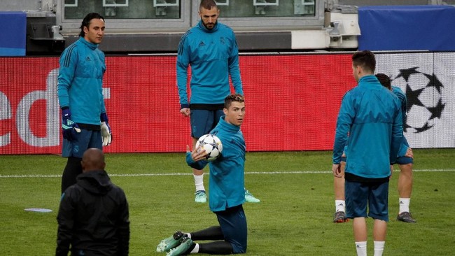 Cristiano Ronaldo sudah berlatih khusus tendangan salto sehari sebelum memperkuat Real Madrid melawan tuan rumah Juventus di Stadion Allianz.