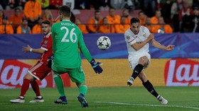 FOTO: Bayern Munchen Menang Beruntung Atas Sevilla