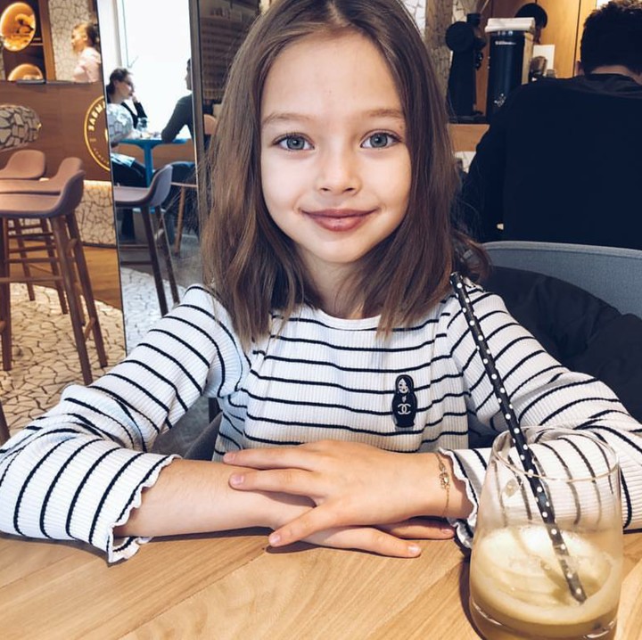 <p>Hai Bunda, kenalin ini Anna Pavaga, gadis kecil asal Rusia yang cute banget. (Foto: Instagram/annapavaga)</p>