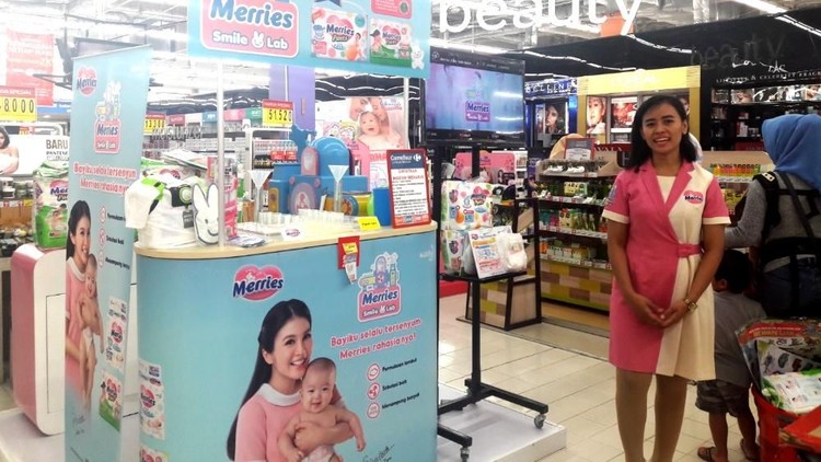 Transmart Carrefour mengadakan gelaran Baby Fair yang dibarengi berbagai promo perlengkapan bayi mulai dari susu, popok sekali pakai dan perlengkapan mandi.