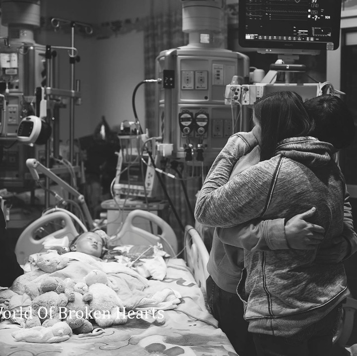 <p>Sama seperti orang tua lain, kesedihan mendalam pasti dirasakan Kristi dan Justin. Tapi, mereka tetap berusaha tegar menghadapi apa yang terjadi. (Foto: Facebook/ World of Broken Heart)</p>