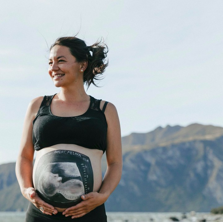 <p>Kalau sudah jadi, gambar foto USG di perut ibu hamil ini cantik juga kan, Bun? Gimana, tertarik membuatnya? (Foto: Facebook/ Beautiful Bumps Wanaka)</p>