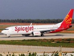 Gegara Ngopi di Kokpit, Pilot India Dilarang Terbang