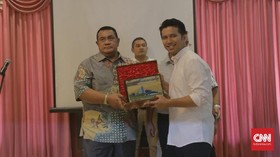 Emil Paparkan Arah Industri, Puti Panen Padi di Ponorogo