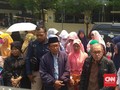 Tangis Korban First Travel ke Menag Ingin Tetap ke Tanah Suci