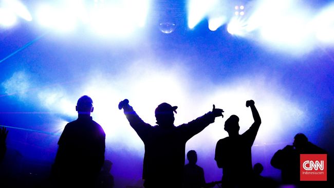 Mencari Urgensi RUU Permusikan RUU Permusikan dan sejumlah pasal kontroversialnya justru tak menjawab permasalahan mendasar dunia musik Indonesia: ekosistem bermusik yang apik dan adil.