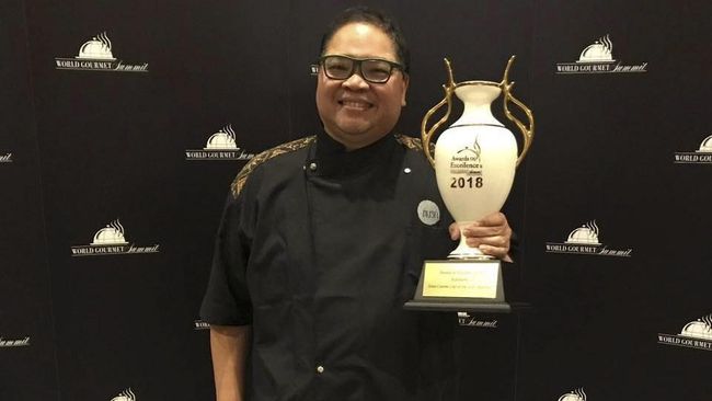 Chef Ragil Imam Wibowo raih 'Asian Cuisine Chef of the Year 2018' (Regional) dari ajang penghargaan internasional World Gourmet Summit Award of Excellent 2018.