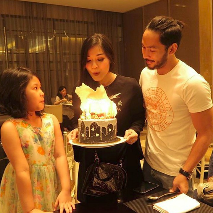 <p>Happy birthday Bunda Metha! Ini waktu Khalil masih di perut ya, he-he-he. (Foto: Instagram/ @methayuna)</p>