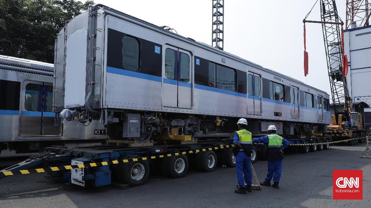 FOTO: Gerbong MRT Tiba Jua