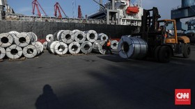 Mendag Waspadai 'Gempuran' Baja China Akibat Perang Dagang AS