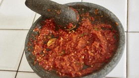 5 Resep Sambal Bawang Tahan Lama dan Tidak Bau Langu