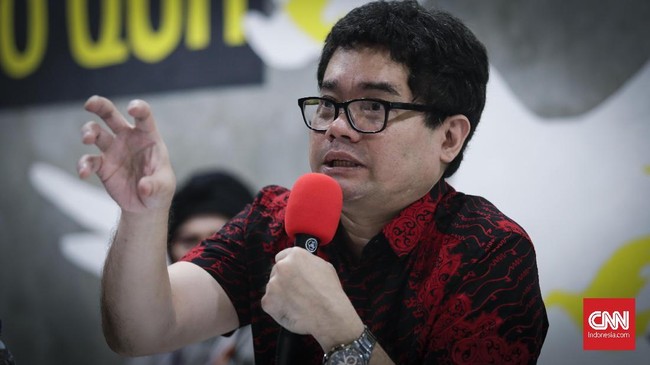 Dalam petisi itu mereka menyebut bahwa mendukung balap mobil Formula E di tengah pandemi adalah bentuk pengkhianatan kepada rakyat.