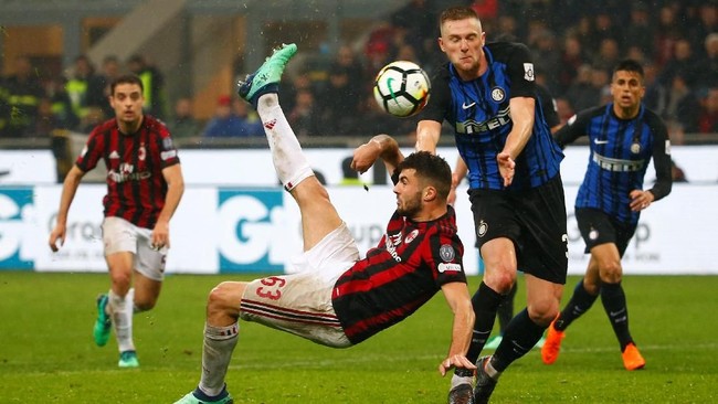 Laga derby Milan antara AC Milan menjamu Internazionale Milano di Stadion San Siro, Rabu (4/4) berakhir imbang tanpa gol. Gol salto Patrick Cutrone dianulir.