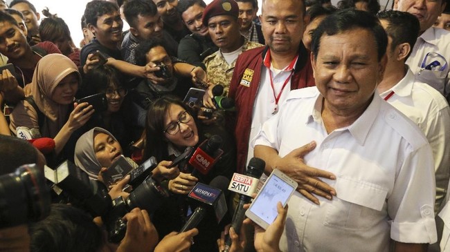 Ketua DPP Gerindra mengabarkan Prabowo telah menerima mandat untuk jadi capres. Kini, Prabowo bertugas mengikat koalisi dan menentukan cawapres.