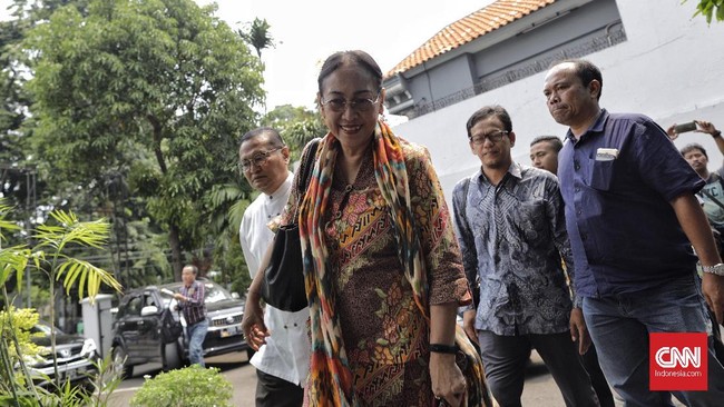 Polda Metro Jaya menyatakan laporan terhadap Sukmawati Soekarnoputri terkait penistaan agama sudah dilimpahkan ke Mabes Polri sejak dua hari lalu.