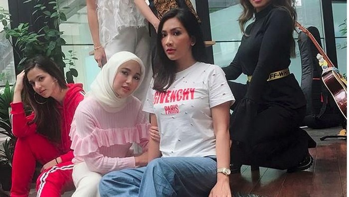 Girls Squad