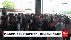 Penumpukan Terjadi Pasca Perubahan Rute Kereta Bandara
