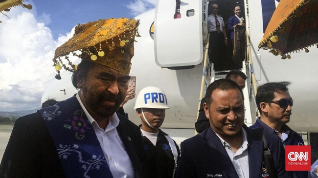 Ketum NasDem Surya Paloh menilai iktikad KPU melarang mantan terpidana korupsi mendaftar caleg adalah memangkas hak politik, dan tak diatur dalam Undang-Undang.