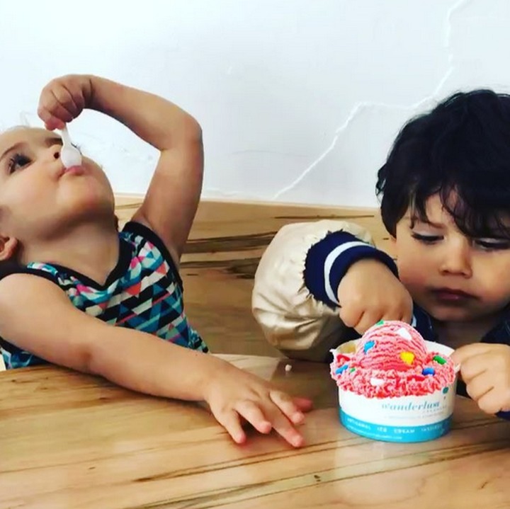 <p>Lihat anak yang satu ini makan es krim, bisa-bisa kita ikutan ngiler nih, Bun. (Foto: Instagram/@iamvernonapop)</p>