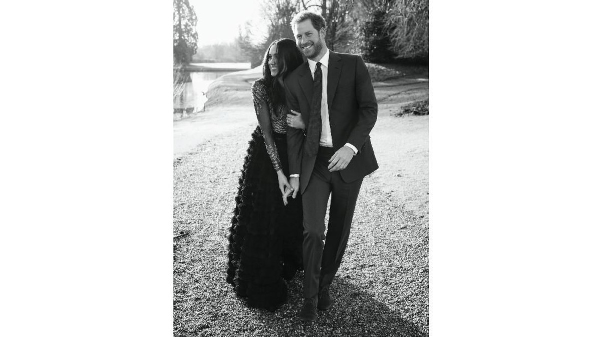 FOTO: Momen Romantis Pangeran Harry dan Meghan Markle