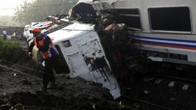 KA Sancaka yang Terguling Masih Dievakuasi