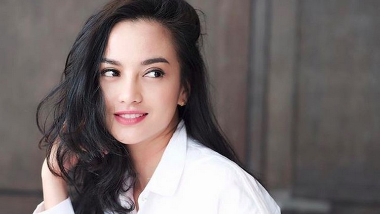 Ririn Ekawati diamankan polisi terkait dugaan kasus narkoba, pada Sabtu (7/3/2020). Bunda, berikut ini sosok Ririn Ekawati yang jarang diketahui publik.