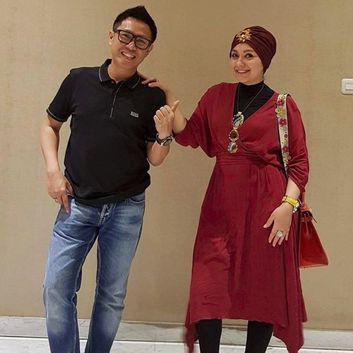 <p>Tahun ini Eko dan Viona menikah sudah genap 17 tahun. Tuh, tetap kompak kan mereka? (Foto: Instagram/ @ekopatriosuper)  </p>
