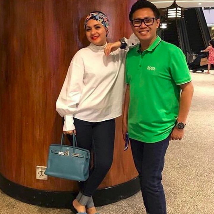 <p>Kalau kata Eko, ini ceritanya Milea bersama guru BP-nya, Dilan. Hi-hi-hi, Eko ada-ada aja ya. (Foto: Instagram/ @ekopatriosuper)  </p>