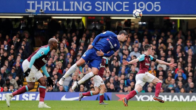 Tak banyak perubahan terjadi dalam daftar klasemen Liga Inggris usai Chelsea ditahan imbang West Ham United, Minggu (8/4). Manchester City tetap di puncak.