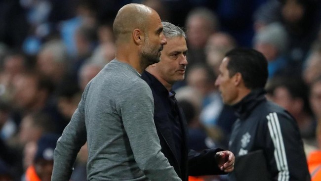 Jose Mourinho mengaku tidak merasakan sakit karena gelar Pep Guardiola lebih banyak dari dirinya namun Mourinho tetap mengeluarkan pembelaan.