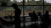 FOTO: Ekspedisi Macan Kumbang Amazon Ekspedisi mencari Macan Kumbang dimulai pada malam hari, karena di siang hari Macan Kumbang disebut malu menampakkan dirinya.