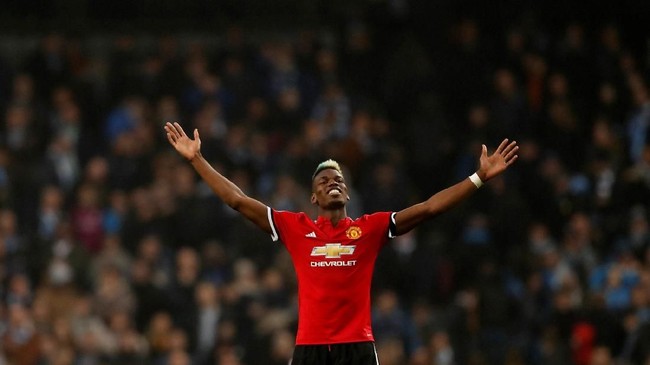 Paul Pogba menilai dirinya mendapatkan perlakuan berbeda dalam hal penilaian performa di lini tengah saat membela Manchester United.