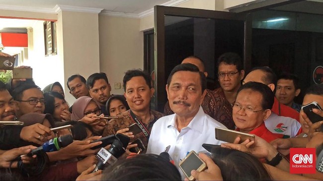 Menteri Koordinator Kemaritiman Luhut Pandjaitan mengatakan bahwa Presiden Joko Widodo pantas untuk membanggakan capaian kerja dan prestasinya.