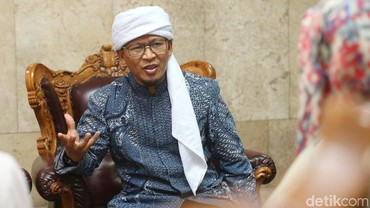 Gaya Aa Gym Saat Sosialisasikan Bahaya Virus Corona