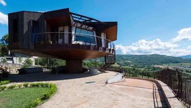 Menikmati Pesisir Adriatic dari Rumah 360 Derajat