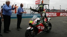 Kalahkan Marquez, Crutchlow Rebut Pole MotoGP Spanyol