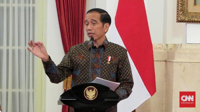 Presiden Jokowi mempersilakan politikus pengkritik utang Indonesia yang tak punya basis data dan angka yang jelas untuk adu argumen dengan Menkeu Sri Mulyani.