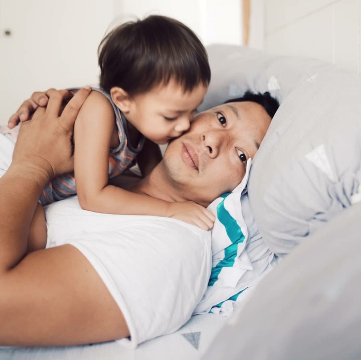 <p>Bjorka sayang banget sama Ayah Ringgo. (Foto: Instagram/ringgoagus)</p>
