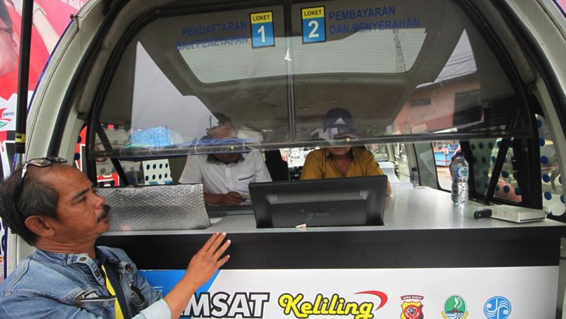 Bank BJB berkomitmen menyentuh masyarakat dengan konsep human to human melalui beragam kemudahan layanan produk dan jasa.