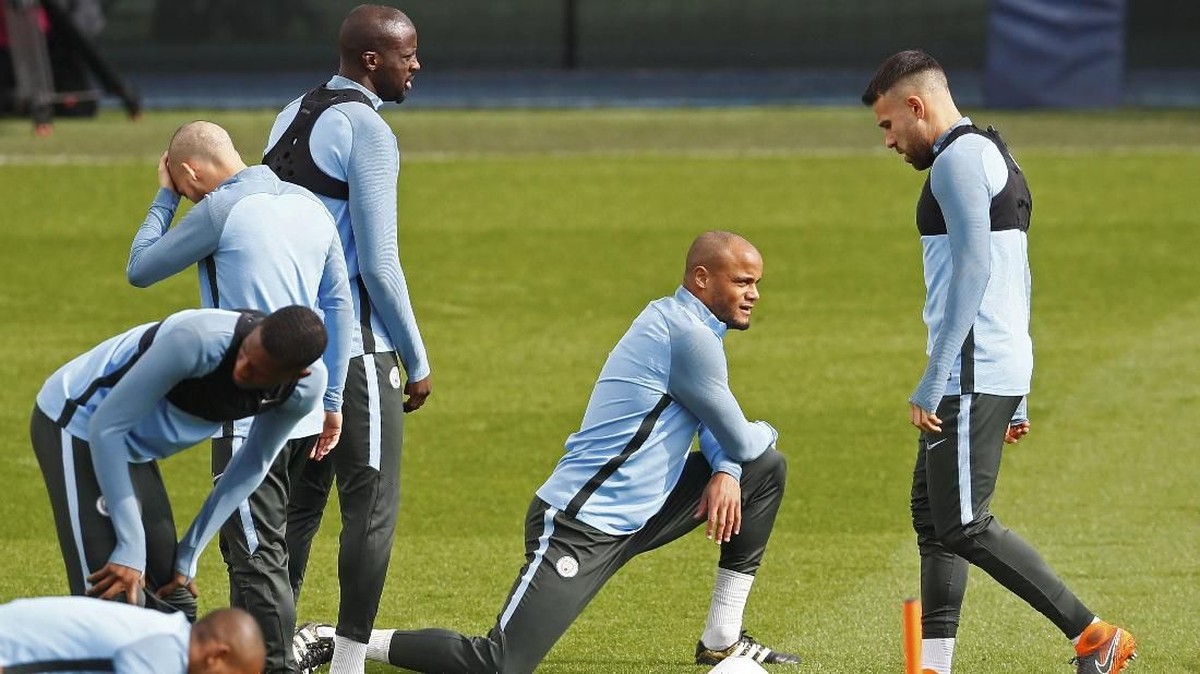 FOTO: Persiapan Tim Jelang Man City vs Liverpool