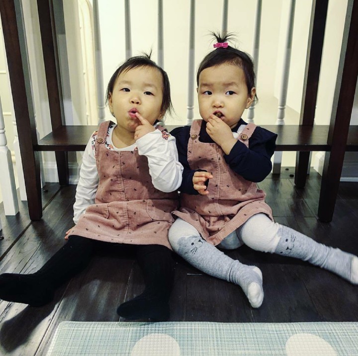 <p>Hai Bunda, kenalin nih si kembar Olive dan Avy. (Foto: Instagram/olive.and.avy)</p>