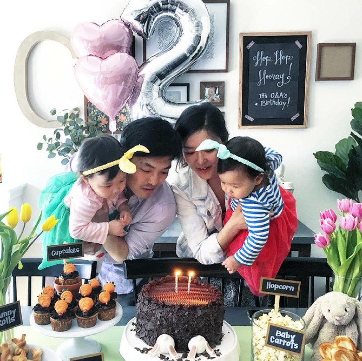 <p>Pada 3 April lalu, mereka baru berulang tahun yang kedua lho. (Foto: Instagram/olive.and.avy)</p>