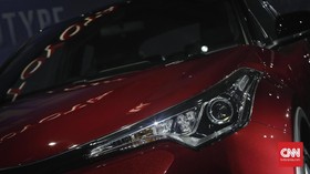 Cara Mudah Bersihkan Embun Lampu Mobil