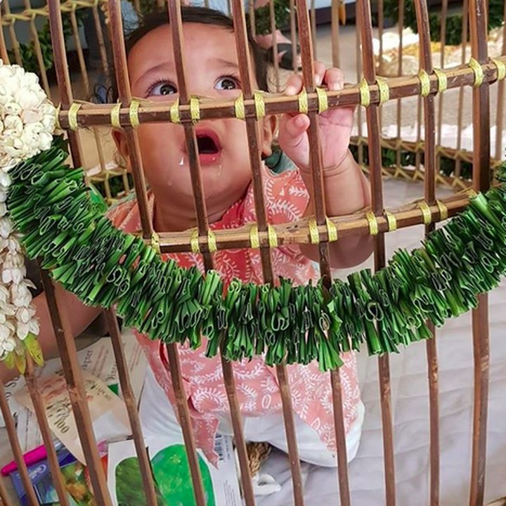 <p>Begini ekspresi Solara saat masuk ke kandang ayam. (Foto: Instagram/ @mamiehardo)  </p>